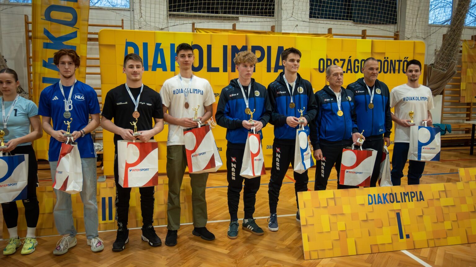 Röplabda_A_V-VI_különdíjasok-1536x863
